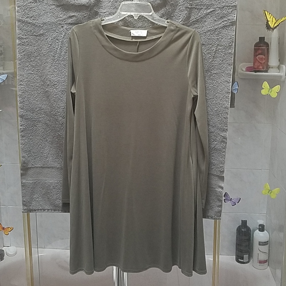 Womens green long sleeve  dress